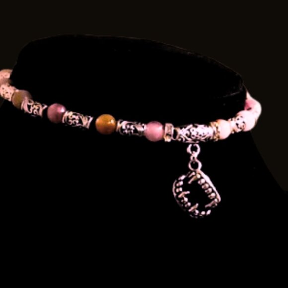 Vampire Teeth Red Stone Beaded Bracelet - Picture 2 of 6